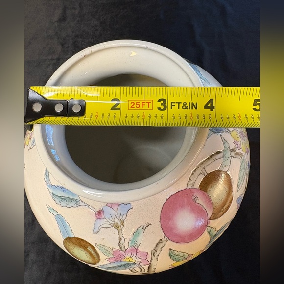 Vintage WBI Chinese Chinoiserie Enameled Porcelain Mantel Urn or Vase - Picture 8 of 8